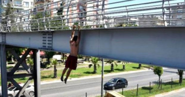 Antalya'da İntihar Etmek İsteyen Kişi İş Sözü Alınca İkna Oldu