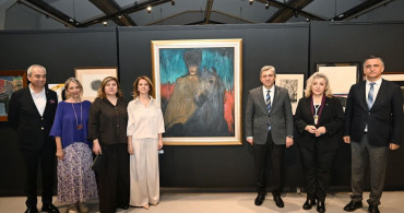 Antalya'da Kadın Sanatçıların 'Cross' Sergisi Açıldı