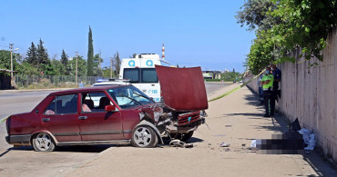 Antalya’da Kaldırımda Duran Adama Otomobil Çarptı