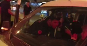 Antalya'da kavşakta iki hafif ticari aracın çarpışması sonucu 3 kişi yaralandı