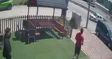 Antalya'da Motosiklet ve Otomobil Çarpıştı: 1 Yaralı