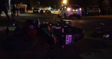 Antalya'da Motosiklet ve Otomobil Çarpıştı: İki Yaralı