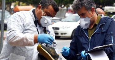 Antalya'da Polisi Gören Hırsız Ayakkabısını Bırakarak Kaçtı