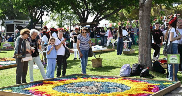 Antalya'da Renkli Çiçek Rekabeti: İkincisi Düzenlendi