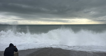 Antalya'da Sağanak Yağış ve Hortum Etkisini Sürdürüyor