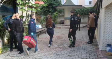 Antalya'da Silahtan Kanlı Olay: Yeğenini Vurdu, Kendine Zarar Verdi