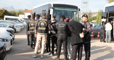 Antalya'da Sosyal Medya Dolandırıcılığı Operasyonu: 29 Gözaltı, 16 Tutuklama