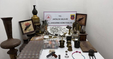 Antalya'da Tarihi Eser Kaçakçılığı Operasyonu: 457 Sikke Ele Geçirildi