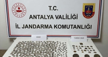 Antalya'da Tarihi Eser Kaçakçılığı Operasyonu: İki Şüpheli Yakalandı