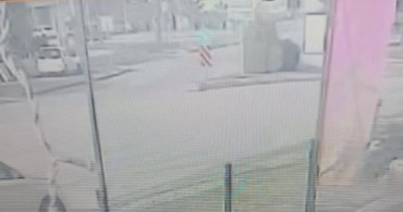 Antalya'da Trafik Kazası: Otomobil Sürücüsü Yaralandı