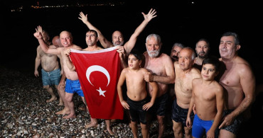 Antalya'da Yeni Yılı Denizde Karşılama Geleneği