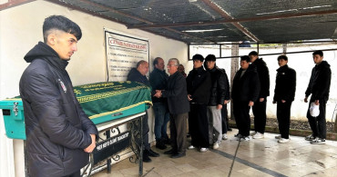 Antalya'daki Feci Otobüs Kazasında Hayatını Kaybeden Sudem Çakmak'ın Cenazesi Defnedildi