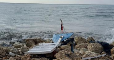 Antalya'daki Tekne Kazası: Kullanılamaz Hale Geldi