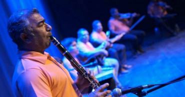 Antalya'nın Temizlik İşçilerinden Mini Konser