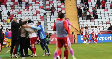 Antalyaspor, Eyüpspor'u 3-0 Mağlup Etti