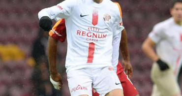 Antalyasporlu Doğukan Sinik transfer oldu mu? Hull City Doğukan Sinik’i kadrosuna katacak mı? Antalyaspor’dan Doğukan Sinik transferi için resmi açıklama yapıldı