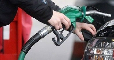 Araç sahipleri dikkat! Akaryakıt fiyatlarında beklenen indirim geldi: Motorin fiyatları düşürüldü!