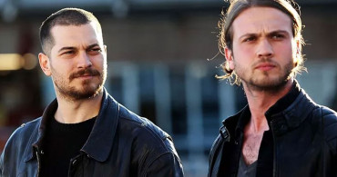 Aras Bulut İynemli ve Çağatay Ulusoy'un gençlik halleri herkesi şaşkına çevirdi! İkilinin aynı dizide figüranlık yaptığı ortaya çıktı! Görüntüleri görenler onlar olduğuna inanmıyor
