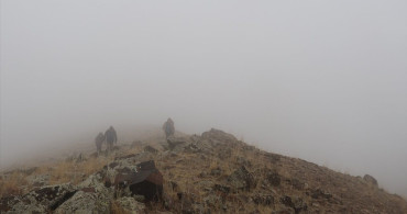 Aras Dağları'nda Büyüleyici Sis Manzaraları