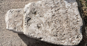 Ardahan'da Bulunan Aramice Yazıt Kars Müzesi'nde İnceleniyor