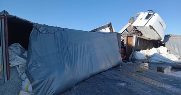 Ardahan'da Feci Kaza: İki Tır ve Bir Otomobil Çarpıştı