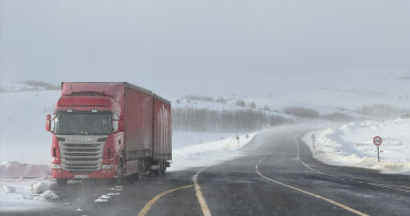 Ardahan'da Kar ve Tipi Ulaşımı Zorluyor
