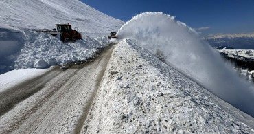 Ardahan'da Karla Mücadele Çalışmaları Devam Ediyor