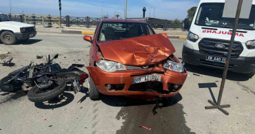 Arhavi'de Otomobil ve Motosiklet Çarpıştı: 1 Kişi Hayatını Kaybetti