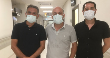 Arkadaşlarını Koronavirüs Aşısı Olmaya İkna Ediyor!