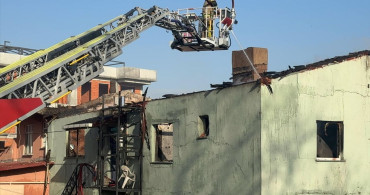 Arnavutköy'de Yangın Paniği: 2 Katlı Bina Alev Alev Yandı