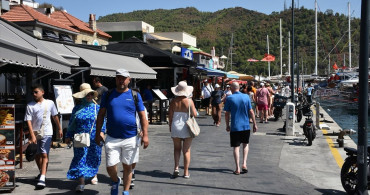 Aroya Kruvaziyeri Marmaris'e 2.684 Yolcu Getirdi