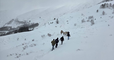 Artvin'de Çığ Altında Kalan Çobanlar İçin Arama Kurtarma Çalışmaları Devam Ediyor