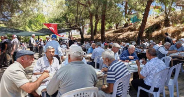 Asırlık gelenek Dutluca'da binlerce kişiyi aynı sofrada buluşturdu