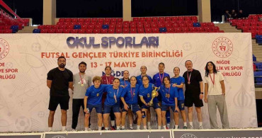 Asiye Ağaoğlu Anadolu Lisesi Kız Futsal Takımı Türkiye Şampiyonu