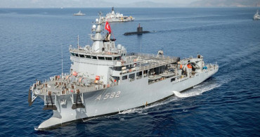 Askeri Gemide Yangın! Askerler Hastaneye Kaldırıldı