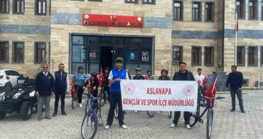 Aslanapa'da Gençlik Haftası Bisiklet Turu