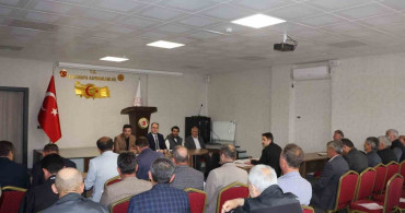 Aslanapa'da Muhtarlarla Kamu Hizmetleri Toplantısı