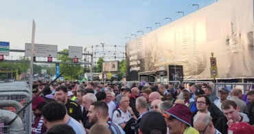 Aston Villa Taraftarları Beşiktaş Park'ta Final Coşkusu Yaşıyor