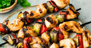 Asya Mutfağından Enfes Bir Lezzet: Satay Soslu Tavuk Tarifi!