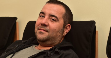 Ata Demirer: Evimin Önü, Artık Çekmeyin
