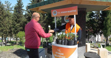 Atakum Belediyesi'nden Duyarlı Kabir Ziyareti