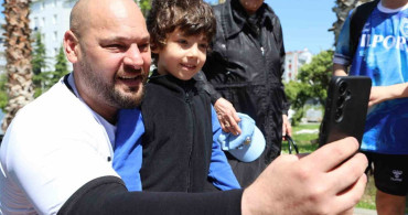 Atakum'da 19 Mayıs'a Özel Efsanevi Futbol Şöleni