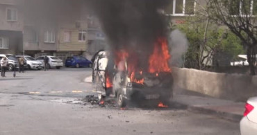 Ataşehir'de Park Halindeki Minibüs Yangını