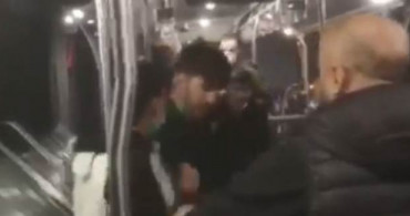 Avcılar Metrobüste Bir Saldırgan Kız Arkadaşına Yan Bakıldığı İçin Bıçaklı Kavga Başlattı