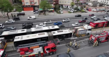 Avcılar'da Metrobüste Yangın: Yangın Hızla Söndürüldü