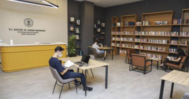 AVM Kütüphanelerine İlgi Yoğun 