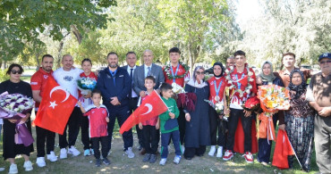 Avrupa Gençler Kick Boks Şampiyonası'nda Başarı Ödüllendirildi