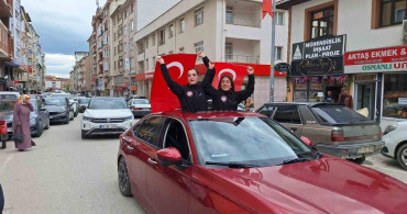 Avrupa Şampiyonu Güreşçi Özdenur Özmez'e Coşkulu Karşılama