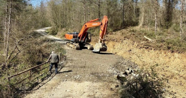 Ayancık'ta Heyelan Sonrası Yol Güvenliği Yeniden Sağlandı