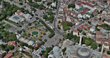 Ayasofya'daki Tarihi Kalabalık Havadan Görüntülendi